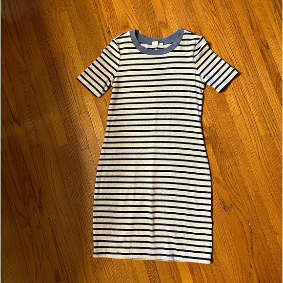 Gap T-Shirt Dress Supima Cotton Modal Grey Navy Stripe EUC Women's Small - Picture 2 of 6